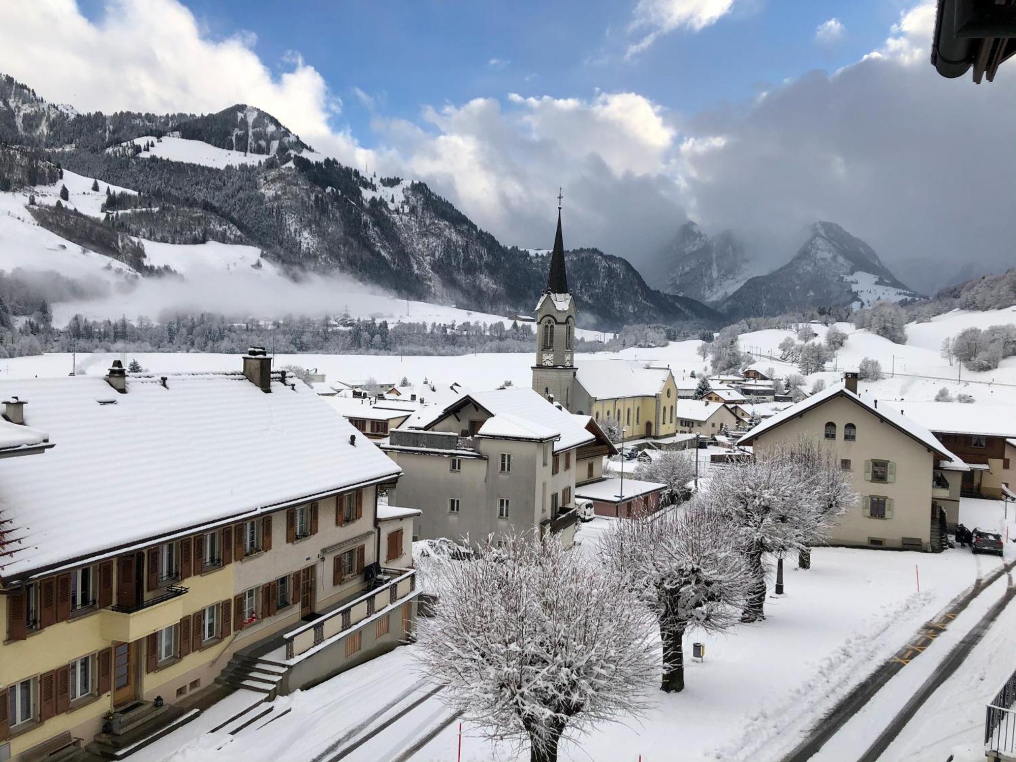 Auberge De L'Ange Albeuve Eksteriør bilde