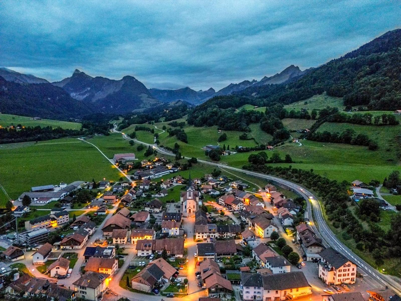 Auberge De L'Ange Albeuve Eksteriør bilde